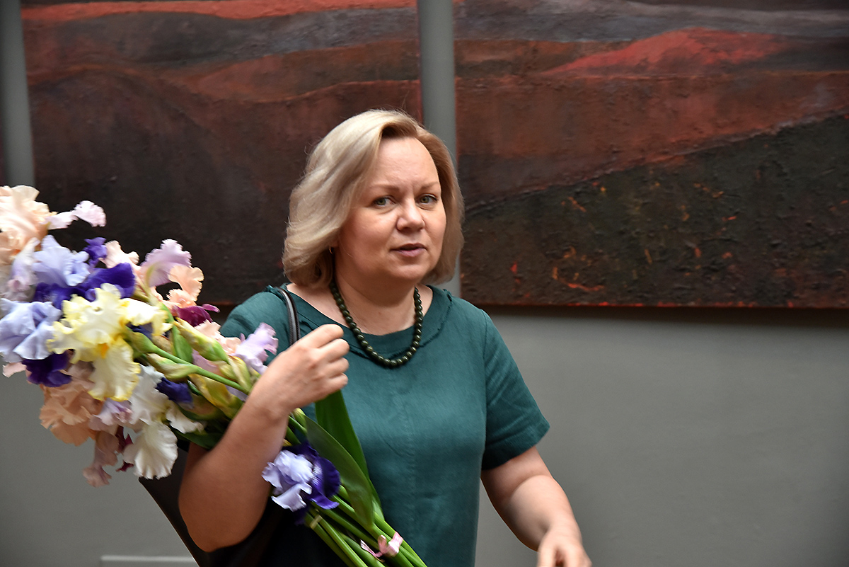 Виставка Твоє світло у Києві - у Картинній галереї відкрили проєкт трьох художниць - фото 23