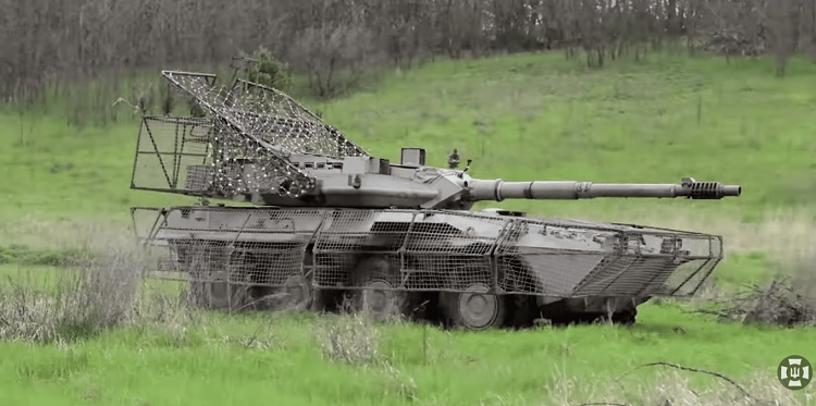 Збройні сили України продемонстрували рідкісні колісні танки B1 Centauro. 2