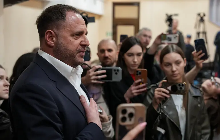 Єрмак запевняє, що не планує залишати Україну, спростовуючи чутки про можливий виїзд. 1