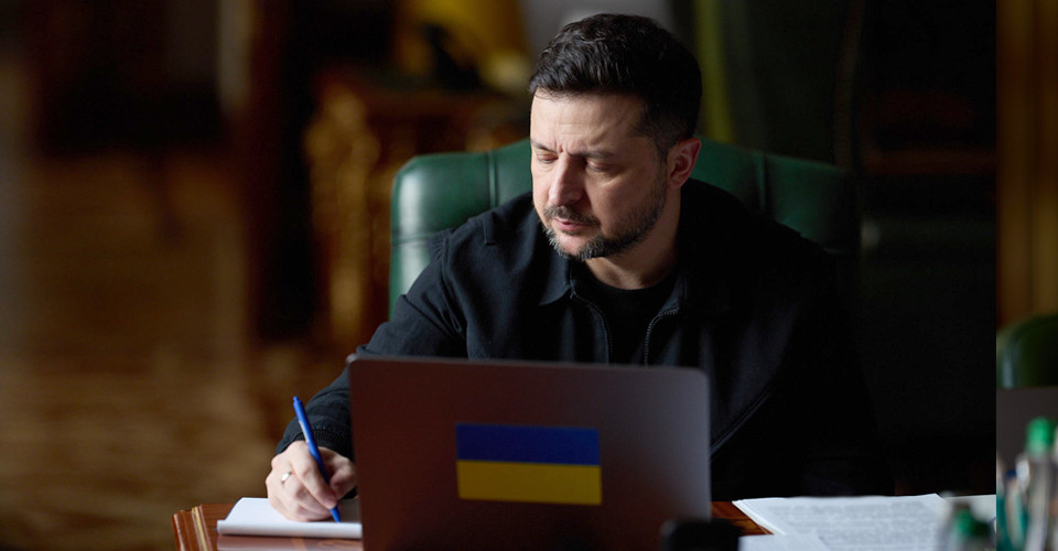 Президент Зеленський підписав закон, що передбачає ратифікацію угоди з Європейським Союзом на суму 90 мільярдів євро. 1