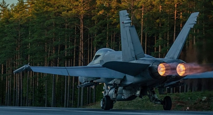 У Російській Федерації почали обговорювати можливість передачі Україні 62 винищувачів F/A-18 Hornet. 1
