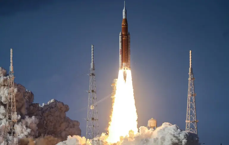 Бренд Prada розробив спеціальне екіпірування для NASA, призначене для використання в космосі. 1