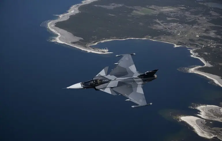 Два російських літаки Су-24 та Су-34 здійснили перехоплення шведських винищувачів Gripen над Балтійським морем. 1