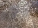 Під Римом розкопали віллу I століття - грабіжники вивели вчених на унікальні мозаїки та статую бога - фото 4