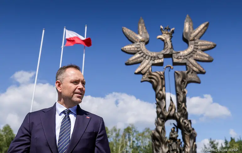 Президент України Володимир Зеленський може бути позбавлений ордена Білого Орла, найвищої нагороди Польщі, у зв'язку з указом щодо Української повстанської армії (УПА). Президент України Володимир Зеленський може бути позбавлений ордена Білого Орла, найвищої нагороди Польщі, у зв'язку з указом щодо Української повстанської армії (УПА). 1