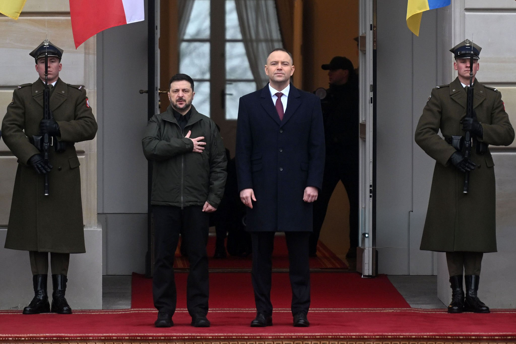 Президент України Володимир Зеленський може бути позбавлений ордена Білого Орла, найвищої нагороди Польщі, у зв'язку з указом щодо Української повстанської армії (УПА). Президент України Володимир Зеленський може бути позбавлений ордена Білого Орла, найвищої нагороди Польщі, у зв'язку з указом щодо Української повстанської армії (УПА). 4