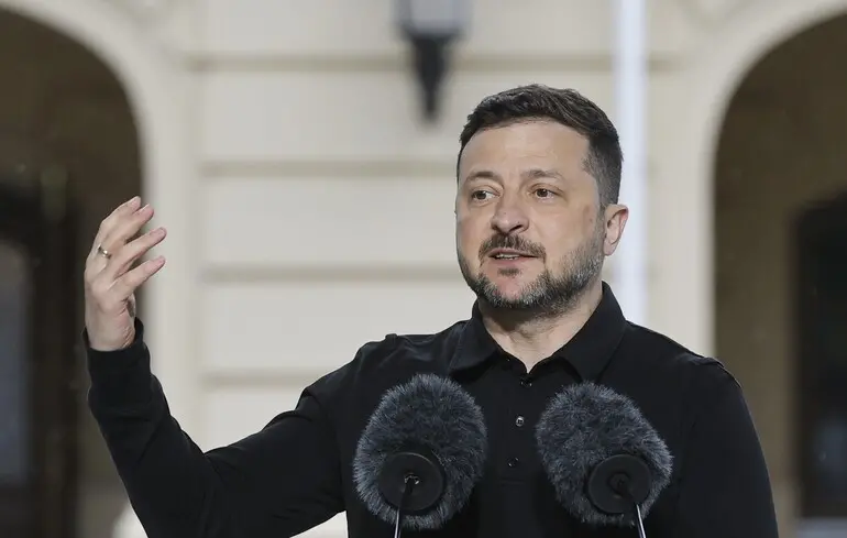 Президент України Володимир Зеленський повідомив, що країна наближається до розробки власної балістичної ракети. Президент України Володимир Зеленський повідомив, що країна наближається до розробки власної балістичної ракети. 1