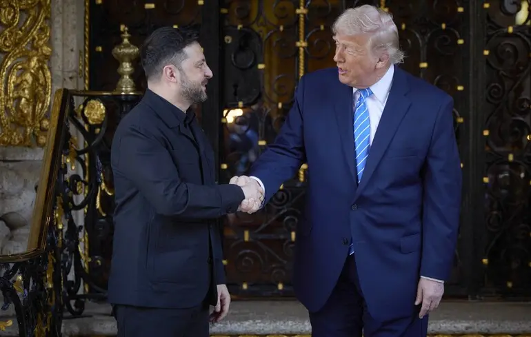Президент України Володимир Зеленський та президент США Дональд Трамп провели зустріч у Франції. Президент України Володимир Зеленський та президент США Дональд Трамп провели зустріч у Франції. 1