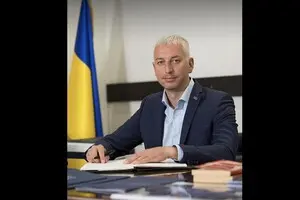 Сім'я заступника міністра юстиції Людмили Кравченко придбала три квартири бізнес-класу в Києві, згідно з проведеним розслідуванням. Сім'я заступника міністра юстиції Людмили Кравченко придбала три квартири бізнес-класу в Києві, згідно з проведеним розслідуванням. 2