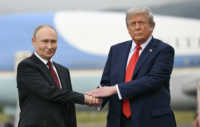 У Кремлі повідомили, що під час бесіди з Путіним Трамп висловив намір впливати на Київ. 1