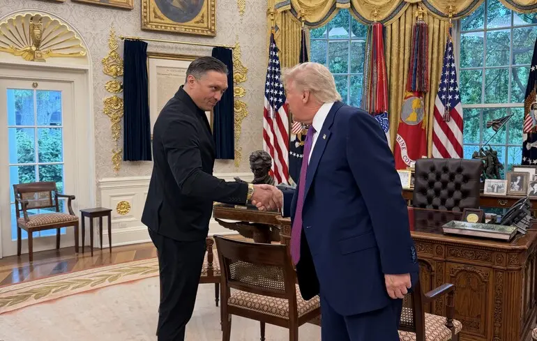 Усик та Трамп провели зустріч у Білому домі - що відомо та чому це має значення. Усик та Трамп провели зустріч у Білому домі - що відомо та чому це має значення. 1