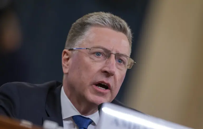 Волкер вважає, що Путіну належить зробити вибір між продовженням конфлікту та збереженням Росії. Волкер вважає, що Путіну належить зробити вибір між продовженням конфлікту та збереженням Росії. 1
