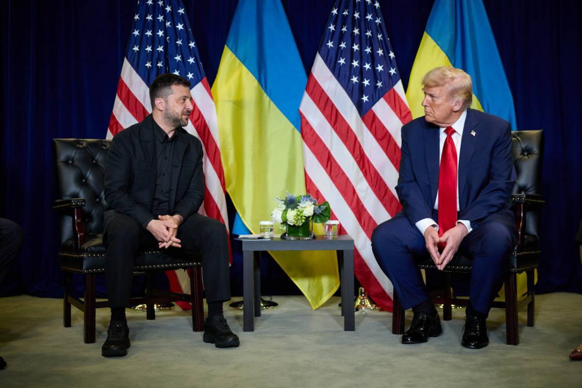 Зеленський звернувся до Трампа з проханням надати Україні ліцензії на виготовлення антибалістичних ракет. 1 Зеленський попросив Трампа надати Україні ліцензії на виробництво антибалістичних ракет